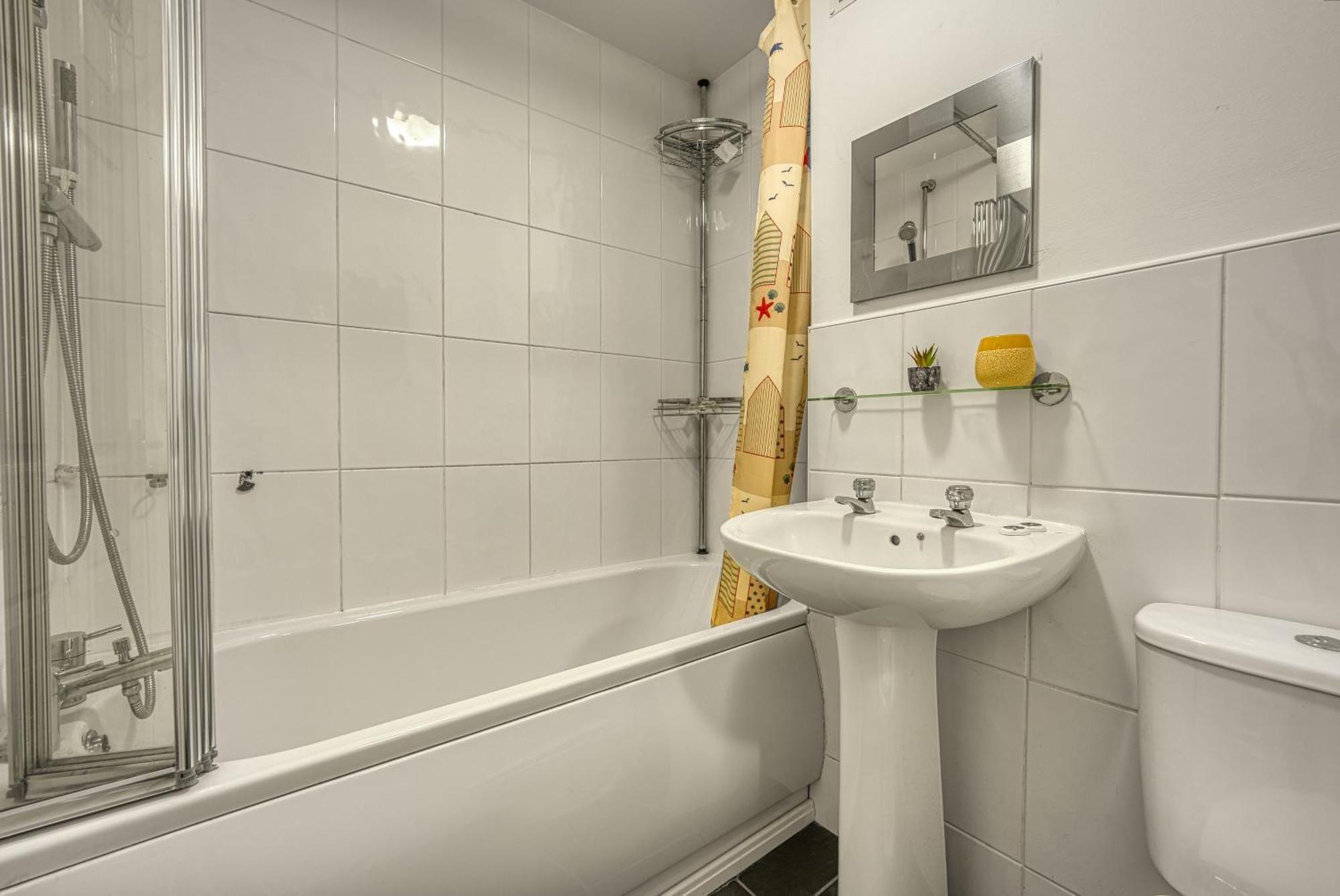 Nec Exhibitor Home, Stay Near Birmingham Airport Екстериор снимка